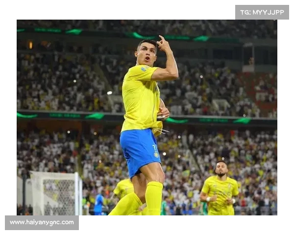 足球转会窗口全面开启 多队积极补强球员争夺战白热化 足球转会窗口全面开启 多队积极补强球员争夺战白热化